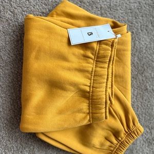 Women’s Untamed Jogger- Color Dawn size large.